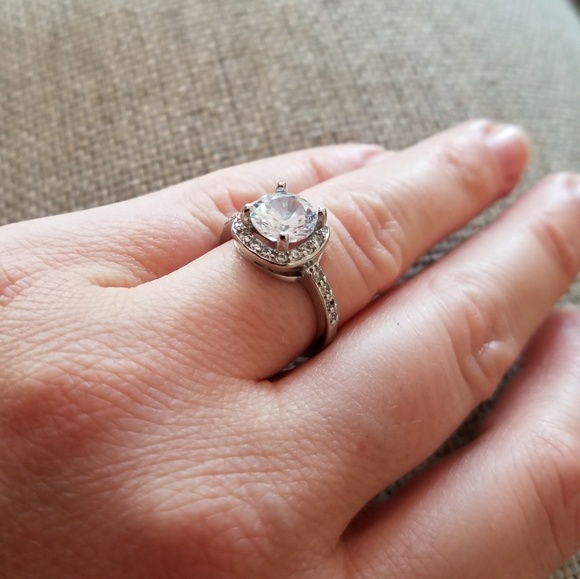 .925 Sterling Silver Cushioned Radiant AAA cz Ring - Picture 5 of 8